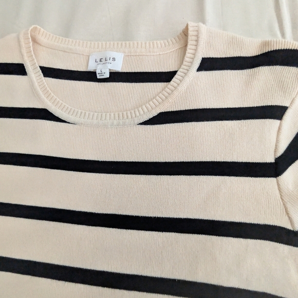 Le Lis Striped Black & Cream Knit Cropped Top Size Large - Picture 3 of 6
